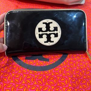 Tory Burch wallet